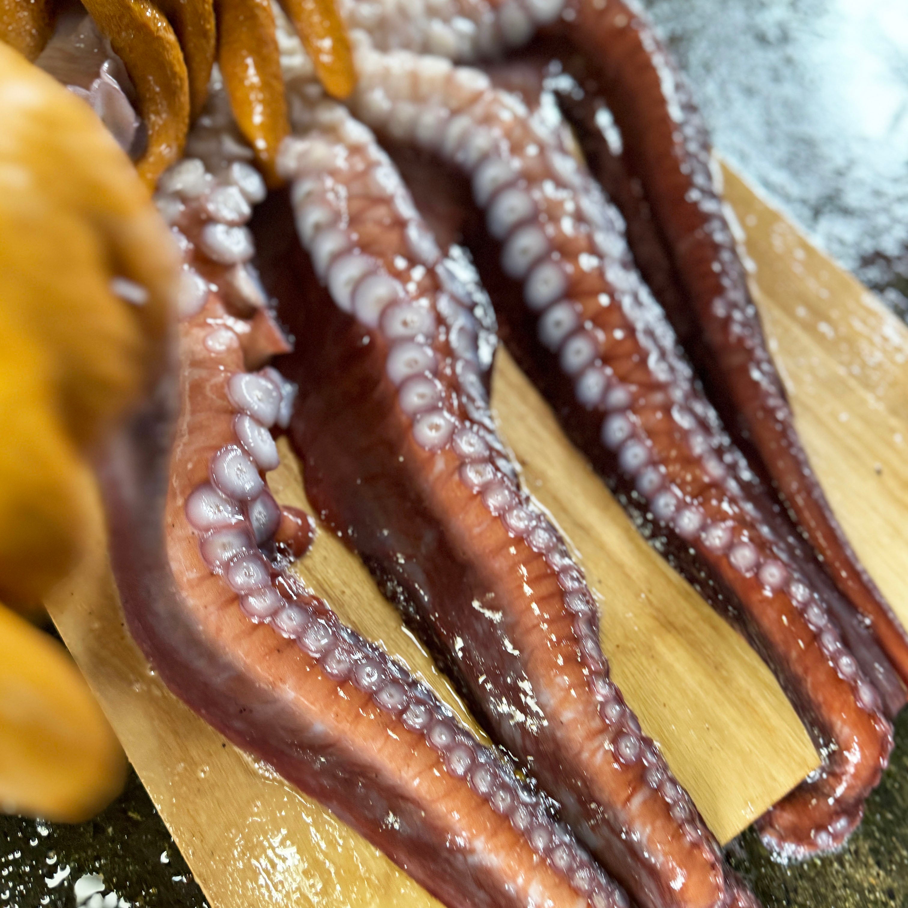 北海道漁師直送 朝採り朝茹でお刺身タコ【冷凍】